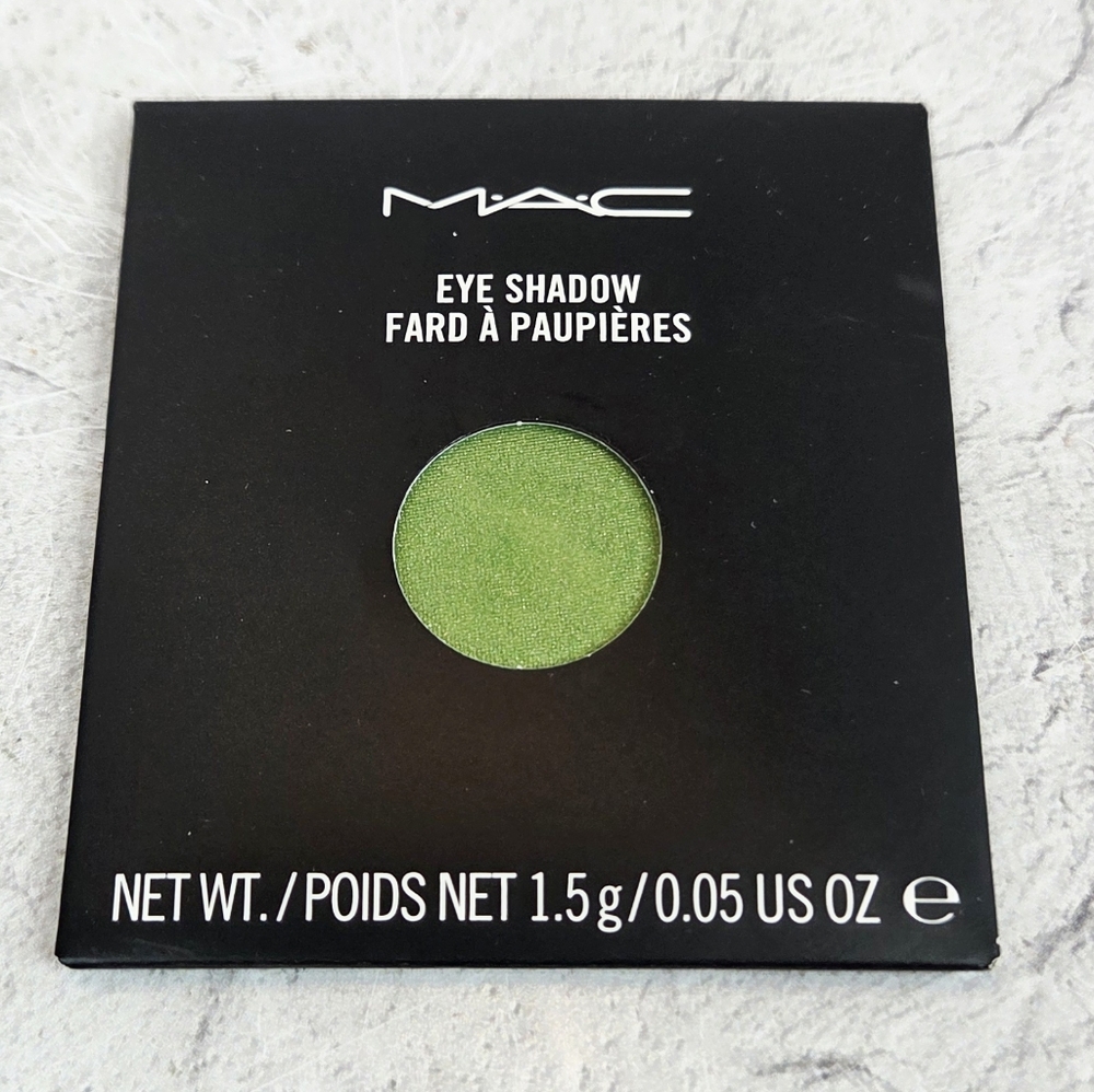 BNIP MAC Bio Green Eyeshadow  | Pro Palette Refill Pan